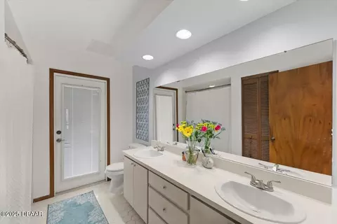 Bath - 137 Shady Branch Trl, Ormond Beach, FL 32174 photo 2 of 7