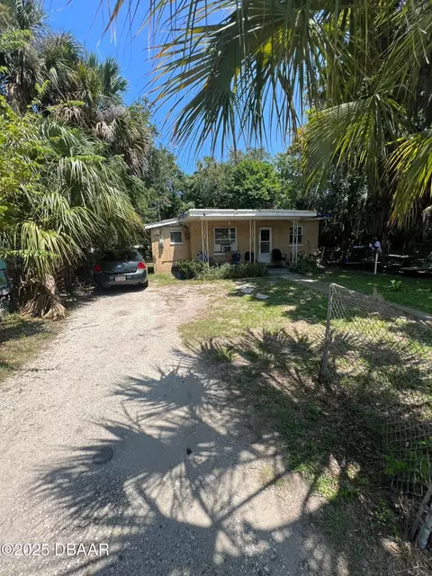 307 Parkway St, Daytona Beach, FL 32114
