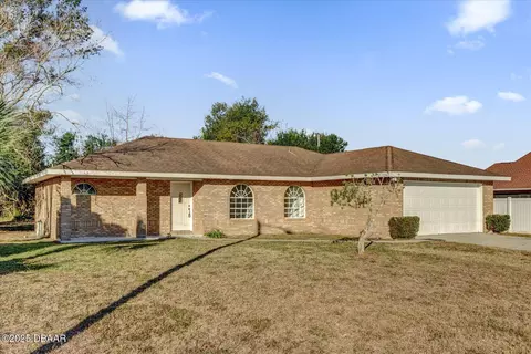 2102 Kingswood Ave, Deltona, FL 32725