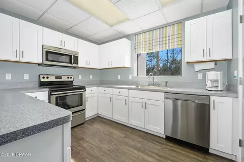 Kitchen - 36 Black Pine Way, Ormond Beach, FL 32174 photo 6 of 6