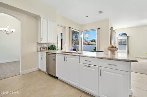 Kitchen - 36 Black Pine Way, Ormond Beach, FL 32174 photo 2 of 6