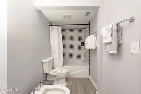 Bath - 3565 John Anderson Dr, Ormond Beach, FL 32176 photo 3 of 6