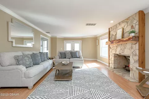 Living - 3565 John Anderson Dr, Ormond Beach, FL 32176 photo 2 of 4