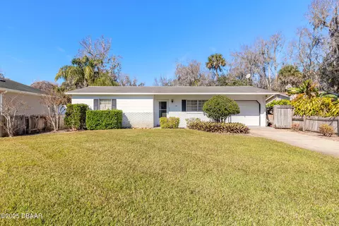 1034 Gary Blvd, Daytona Beach, FL 32119