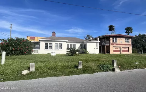 819 Dr Mary Mcleod Bethune Blvd, Daytona Beach, FL 32114