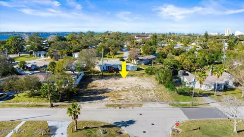 29 Rockefeller Dr, Ormond Beach, FL 32176 photo 2