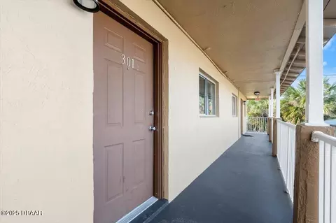 415 N Halifax Ave #301, Daytona Beach, FL 32118