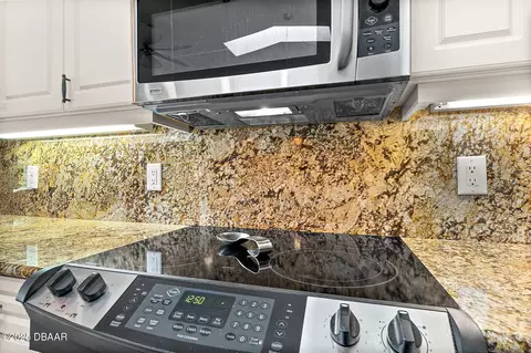 Kitchen - 39 Landings Ln, Ormond Beach, FL 32174 photo 7 of 7