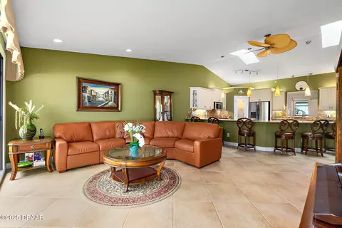 Living - 39 Landings Ln, Ormond Beach, FL 32174 photo 2 of 3