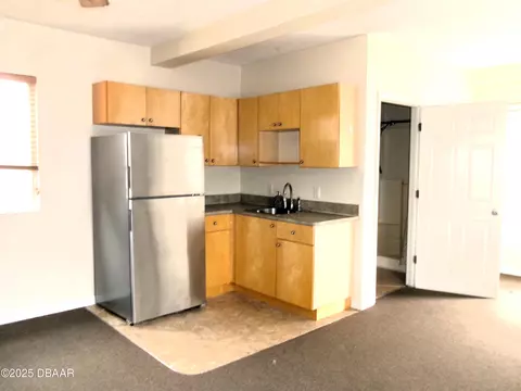 Kitchen - 3470 Strickland Rd, Ormond Beach, FL 32174 photo 4 of 4