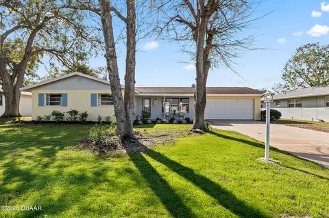 1404 Continental Dr, Daytona Beach, FL 32117