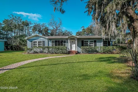 820 Faulkner St, New Smyrna Beach, FL 32168