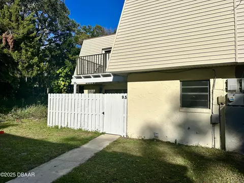 95 Springwood Sq, Port Orange, FL 32129