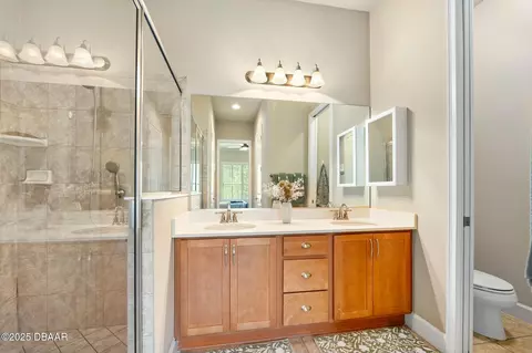 Bath - 820 Aldenham Ln, Ormond Beach, FL 32174 photo 1 of 4