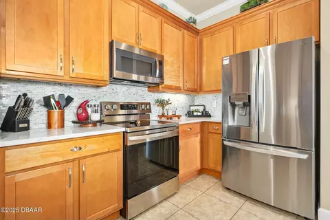Kitchen - 820 Aldenham Ln, Ormond Beach, FL 32174 photo 5 of 5