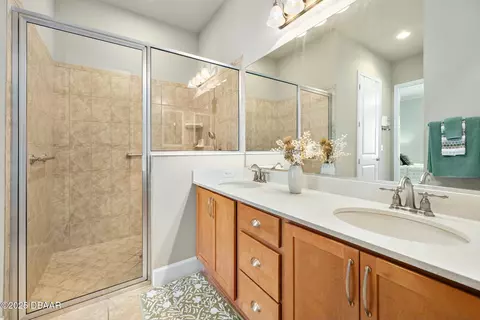 Bath - 820 Aldenham Ln, Ormond Beach, FL 32174 photo 2 of 4
