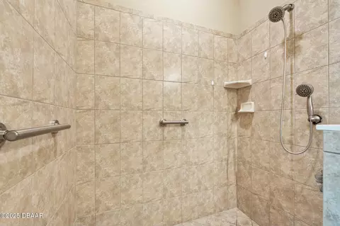 Bath - 820 Aldenham Ln, Ormond Beach, FL 32174 photo 3 of 4