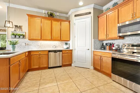 Kitchen - 820 Aldenham Ln, Ormond Beach, FL 32174 photo 2 of 5