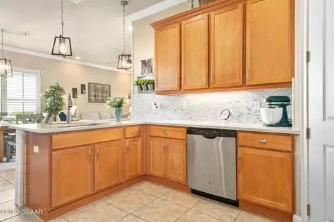 Kitchen - 820 Aldenham Ln, Ormond Beach, FL 32174 photo 4 of 5