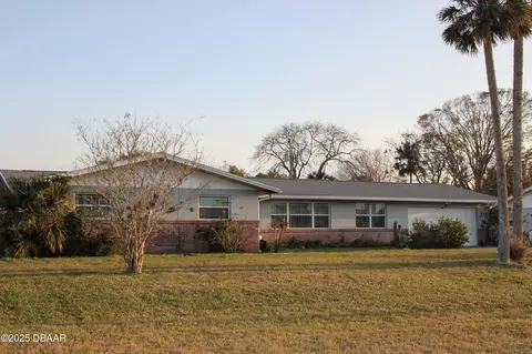 921 Ponderosa Dr, South Daytona, FL 32119