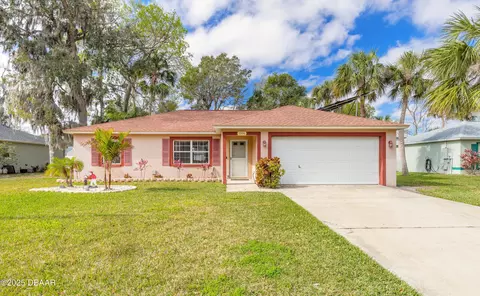 1006 Great Oaks Dr, Holly Hill, FL 32117