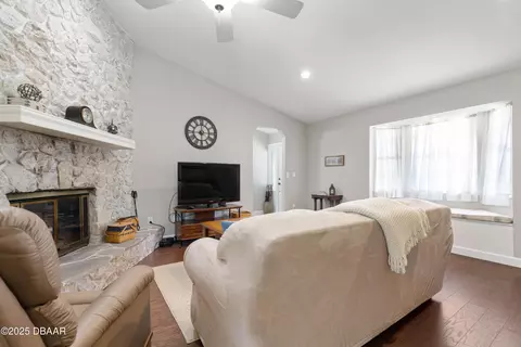 792 Victoria Cir E, Ormond Beach, FL 32174 photo 9