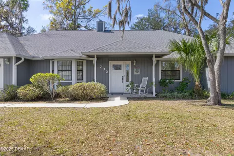 792 Victoria Cir E, Ormond Beach, FL 32174 photo 3