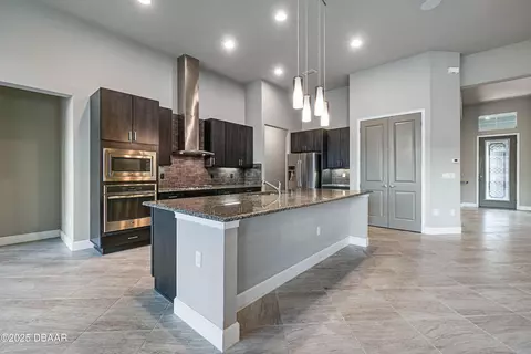 Kitchen - 676 Southlake Dr, Ormond Beach, FL 32174 photo 3 of 4