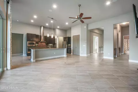 Living - 676 Southlake Dr, Ormond Beach, FL 32174 photo 5 of 10