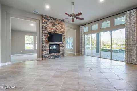 Living - 676 Southlake Dr, Ormond Beach, FL 32174 photo 3 of 10