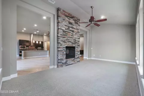 Living - 676 Southlake Dr, Ormond Beach, FL 32174 photo 8 of 10