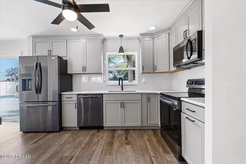 Kitchen - 40 Juniper Dr, Ormond Beach, FL 32176 photo 5 of 5