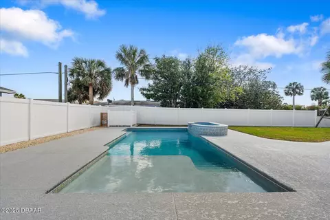 Exterior - 40 Juniper Dr, Ormond Beach, FL 32176 photo 7 of 10