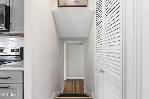 Entry Way - 40 Juniper Dr, Ormond Beach, FL 32176 photo 2 of 3