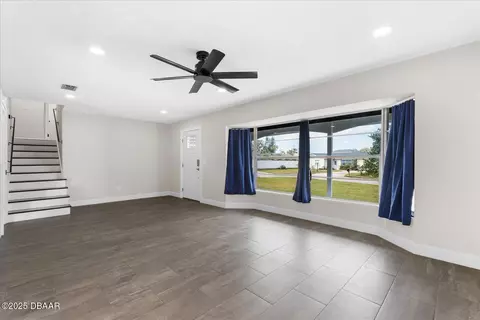 Living - 40 Juniper Dr, Ormond Beach, FL 32176 photo 3 of 4
