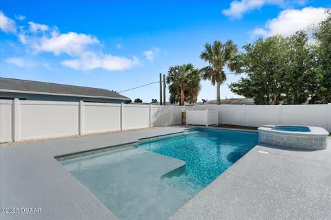 Exterior - 40 Juniper Dr, Ormond Beach, FL 32176 photo 6 of 10