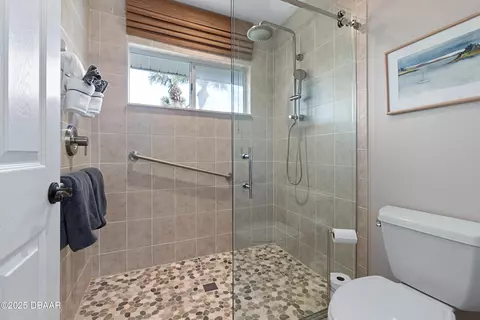 Bath - 1066 Hampstead Ln, Ormond Beach, FL 32174 photo 5 of 7