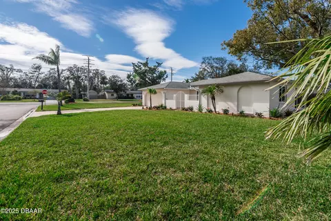 1 Cameo Cir, Ormond Beach, FL 32174 photo 4