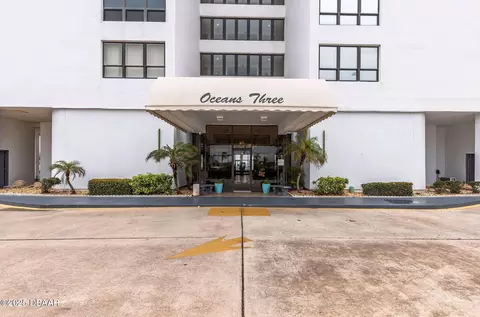 3043 S Atlantic Ave, Daytona Beach, FL 32118