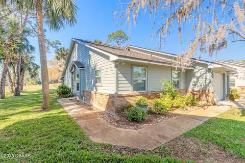 156 Bob White Ct, Daytona Beach, FL 32119