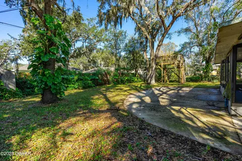 Exterior - 2010 Juniper Dr, Edgewater, FL 32141 photo 6 of 7