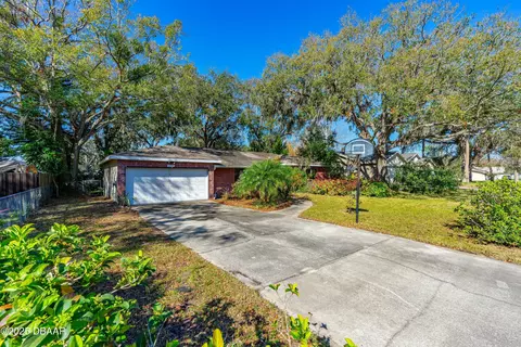 Exterior - 2010 Juniper Dr, Edgewater, FL 32141 photo 3 of 7
