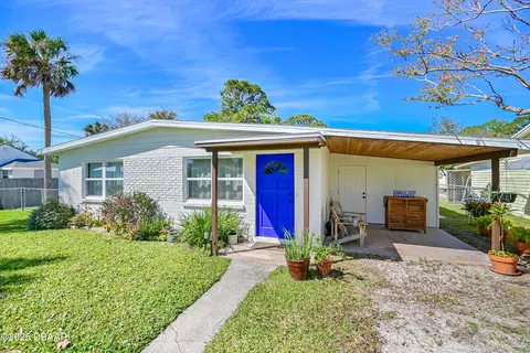 902 Conrad Dr, New Smyrna Beach, FL 32168