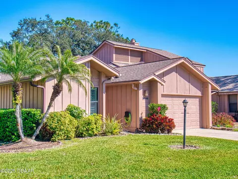 2000 Teakwood Ln #27, Port Orange, FL 32128