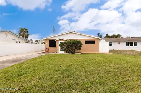 Exterior - 10 Alamanda Dr, Ormond Beach, FL 32176 photo 1 of 6