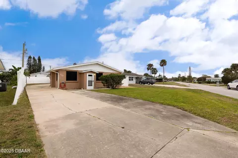 Exterior - 10 Alamanda Dr, Ormond Beach, FL 32176 photo 2 of 6