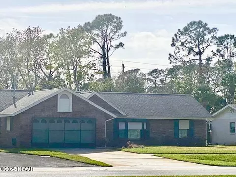 308 Yorktowne Dr, Daytona Beach, FL 32119