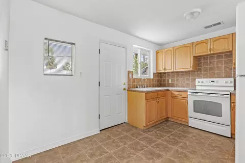 Kitchen - 59 Alamanda Dr, Ormond Beach, FL 32176 photo 3 of 3