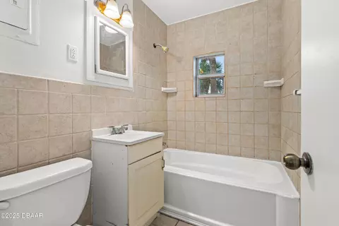 Bath - 59 Alamanda Dr, Ormond Beach, FL 32176 photo 1 of 1