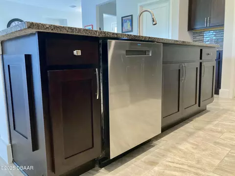 Kitchen - 3079 Silvermines Ave, Ormond Beach, FL 32174 photo 7 of 15
